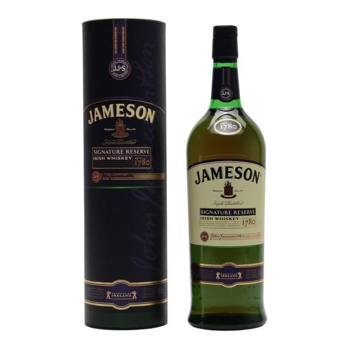 Jameson Signature Reserve Travel Retail Exclusive, Bourbon & Oloroso Sherry Cask, 40% whisky bottle